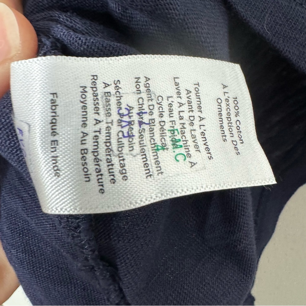 Talbots Navy Embroidered Split Neck 3/4 Sleeve Top Women’s Size Medium - Picture 9 of 9